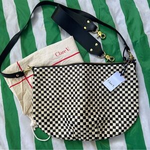 CLARE V. Moyen messenger woven crossbody leather checkered black and white
